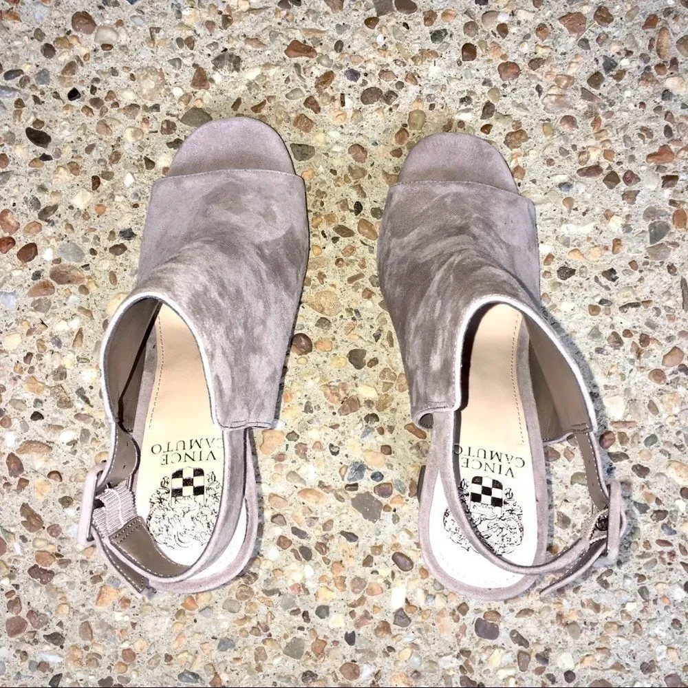 NWOB Vince Camuto Gilsa Suede Peep Toe Booties Size 10